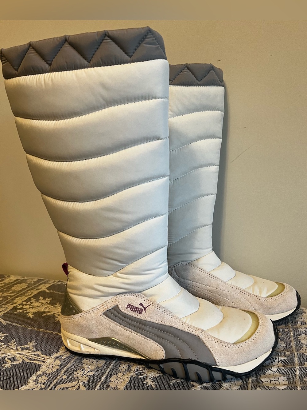 Vintage Puma Y2K Women's White and Gray Quilted Insulated Winter Boots Size 7.5